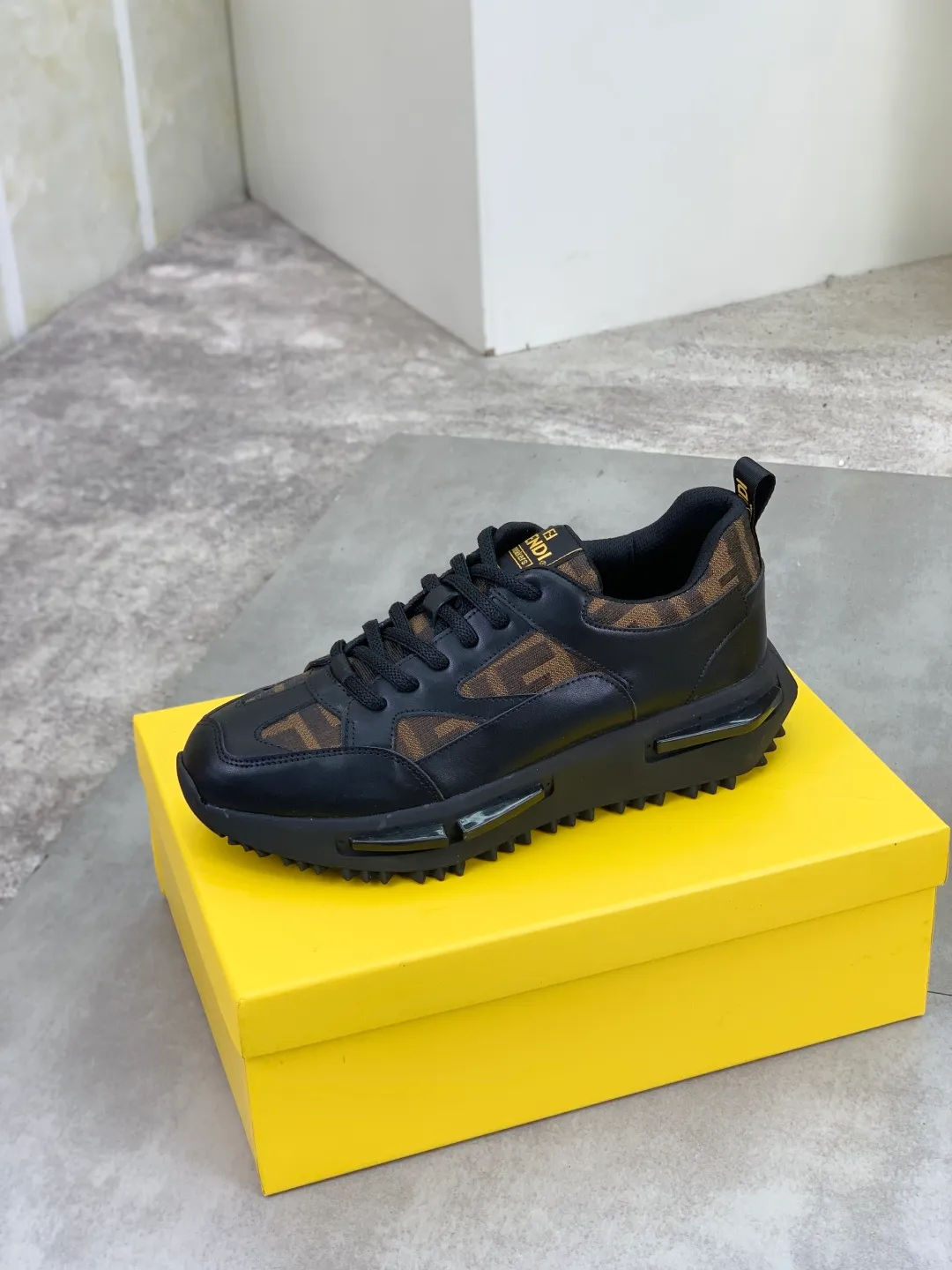 ​Men's shoes 💰P460 💰[New style] little monster 🆘 New FENDI (Fendi) new style 🕶️🕶️Simple routing effect, showing an elegant and cool driving shoe 🎬Using imported calfskin + first-layer pigskin lining🐂Excellent material🎬Detailed workmanship 🤗Comfortable foot feel➰➰. ​Pair it with any outfit to show your taste and temperament, low-key luxury ♻️Design ​simple and elegant ​noble and fashionable 🍃​Very loved and favored by trendy men 💓❤️size: 38-44 2️⃣colors available